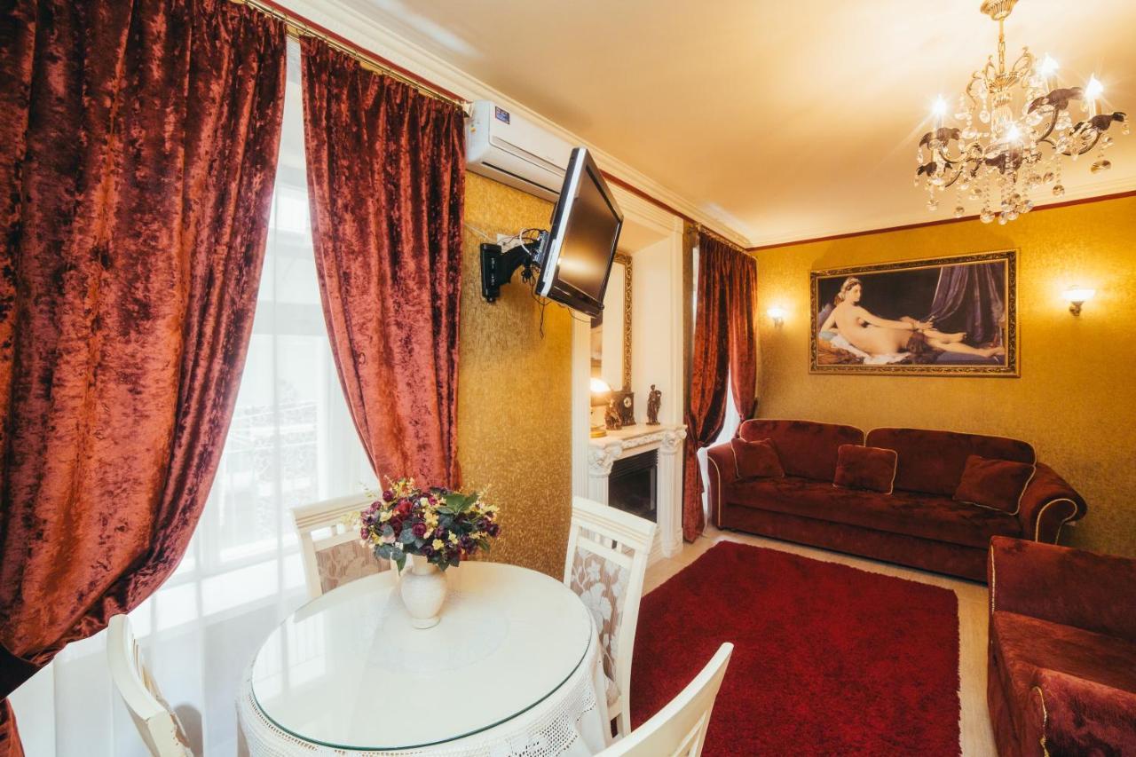 Apartments Lux In City Center Lemberg Exterior foto